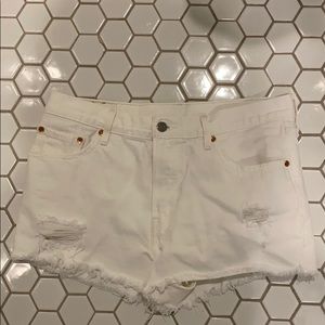 white levi’s high rise jean shorts